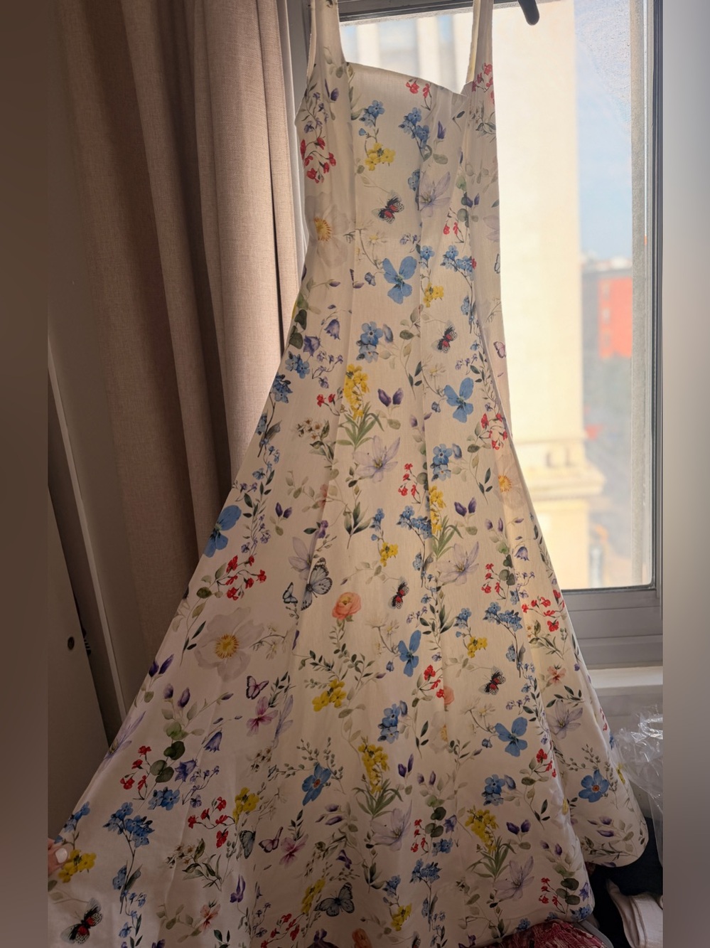 Alice + Olivia Cream Square-Neck Maxi Dress with Multicolor Floral Print - Picture 2 of 4